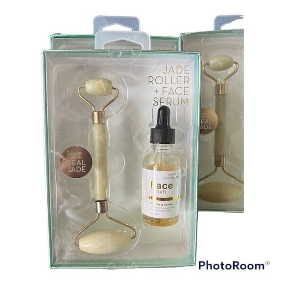 𝅺JADE face roller & serum (3 for $30) - Picture 3 of 5